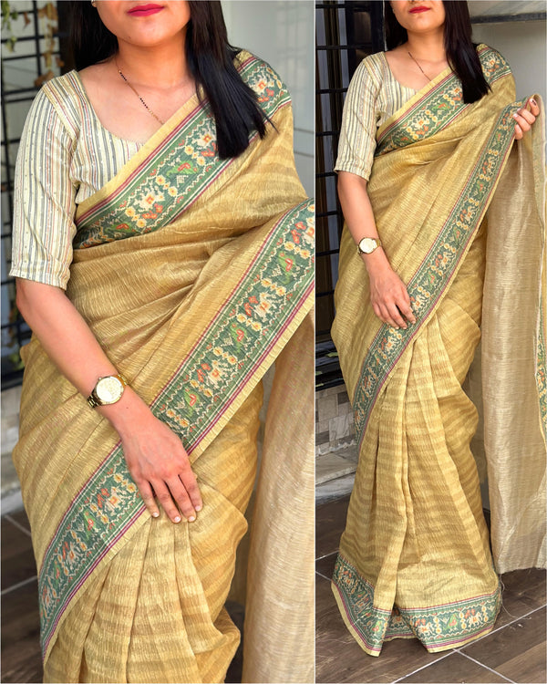 Label mishwa A perfect summer beauty with vibrant dusty colors and crush effect, light weight saree