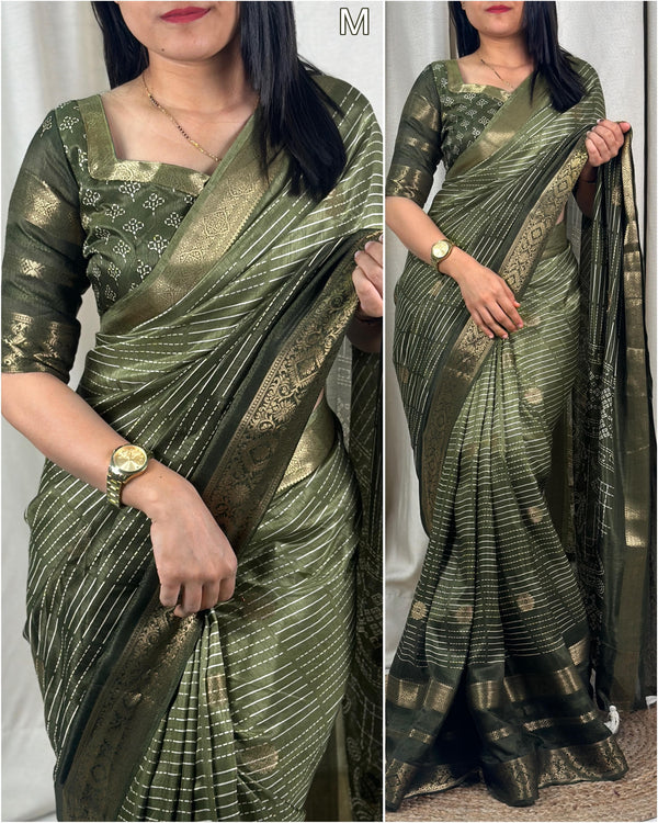 Label Mishwa Let your style narrate a story of timeless charm with this musical pattern printed  saree.