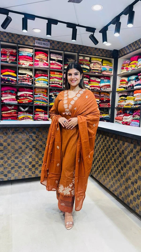 Elegant Embroidered Suit Set with Cutwork and Complete Cotton Linning
